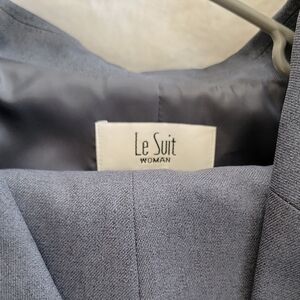 Le Suit Woman Gray Tailored Blazer